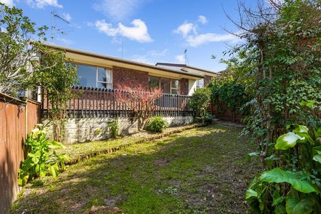 Photo of property in 2/4173a Great North Road, Glen Eden, Auckland, 0602