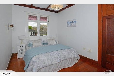 Photo of property in 14 Waiohua Road, Greenlane, Auckland, 1061