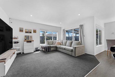 Photo of property in 9 Maadi Place, Papakura, 2110