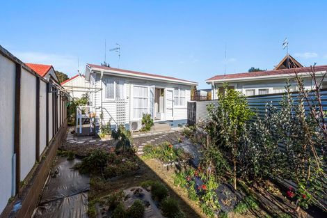 Photo of property in 2/41 Turret Road, Tauranga South, Tauranga, 3112