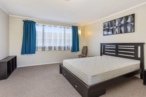 Photo of property in 17 Seabrook Avenue, New Lynn, Auckland, 0600