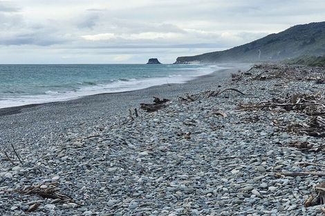 Photo of property in 100 Domett Esplanade, Cobden, Greymouth, 7802