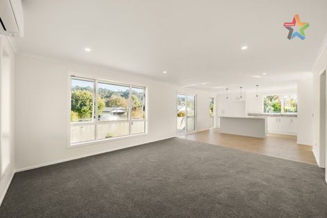 Photo of property in 298a Stokes Valley Road, Stokes Valley, Lower Hutt, 5019