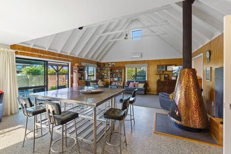 Photo of property in 6 James Street, Waikawa Beach, Levin, 5573