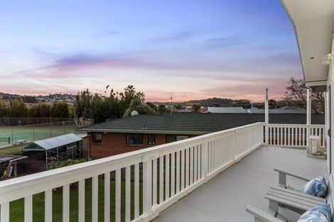 Photo of property in 220 Centreway Road, Orewa, 0931