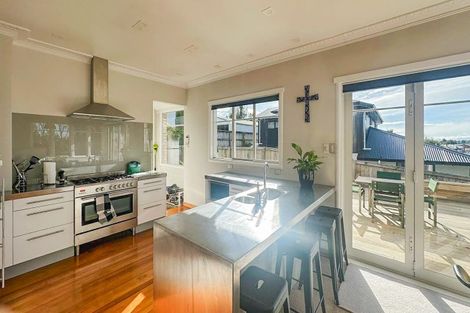 Photo of property in 6 Ridout Street, Maeroa, Hamilton, 3200