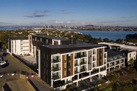 Photo of property in 410/19 Rawene Road, Birkenhead, Auckland, 0626