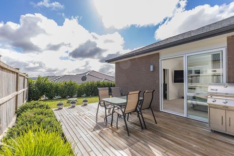 Photo of property in 69 Nobilo Road, Kumeu, 0810