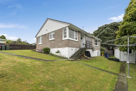 Photo of property in 2 Mahinawa Street, Takapuwahia, Porirua, 5022