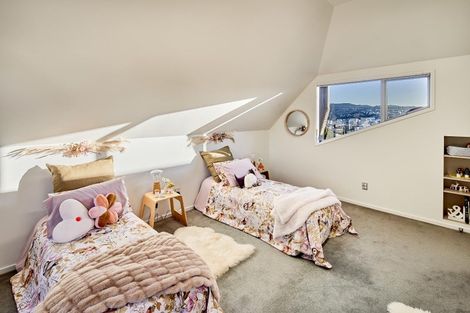 Photo of property in 25 The Crescent, Roseneath, Wellington, 6011