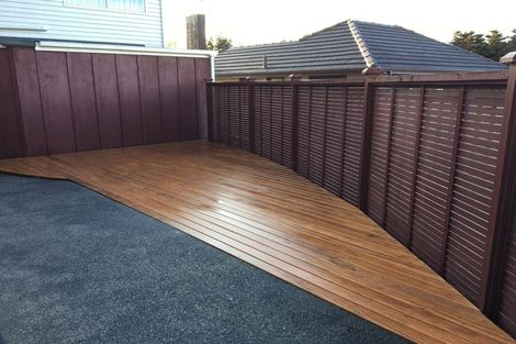 Photo of property in 1/19 Hauraki Crescent, Pinehill, Auckland, 0632