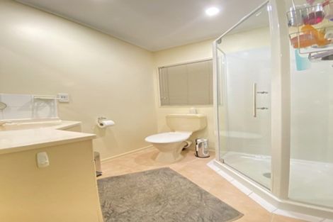 Photo of property in 14 Gillett Place, Botany Downs, Auckland, 2014