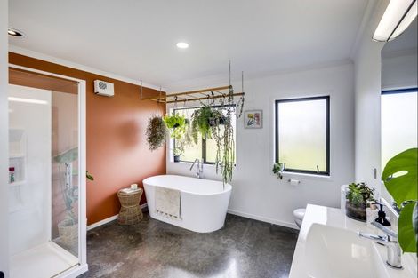 Photo of property in 174 Eskridge Drive, Eskdale, Napier, 4182