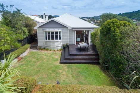 Photo of property in 5 Putnam Street, Northland, Wellington, 6012