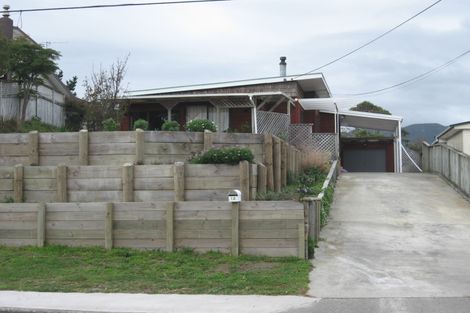Photo of property in 12 Waikare Road, Raumati Beach, Paraparaumu, 5032