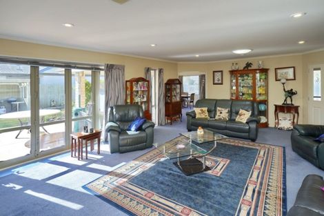 Photo of property in 13 Yellowlees Drive, Kaiapoi, 7630