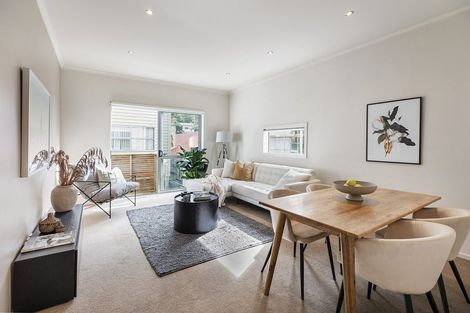 Photo of property in 1/123 The Parade, Island Bay, Wellington, 6023