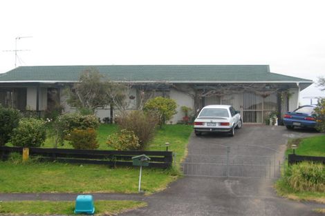 Photo of property in 17 Leatham Crescent, Opaheke, Papakura, 2113