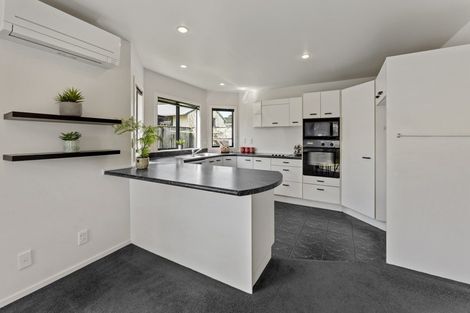 Photo of property in 22 Granville Street, Silverstream, Upper Hutt, 5019