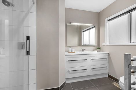 Photo of property in 100 Larsen Crescent, Tawa, Wellington, 5028