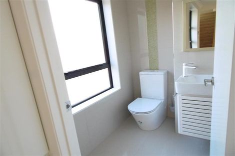 Photo of property in 39b Edgeworth Road, Glenfield, Auckland, 0629