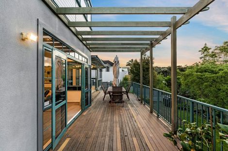 Photo of property in 3 Hobie Court, West Harbour, Auckland, 0618