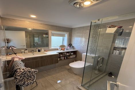 Photo of property in 34 Richards Avenue, Forrest Hill, Auckland, 0620