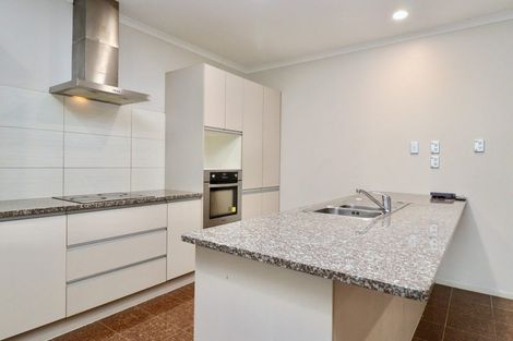 Photo of property in 15a/132 Stancombe Road, Flat Bush, Auckland, 2016