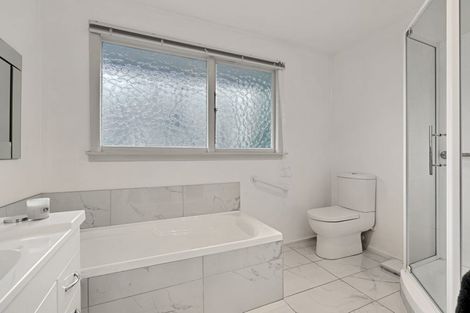 Photo of property in 2/2a Medbury Terrace, Fendalton, Christchurch, 8041