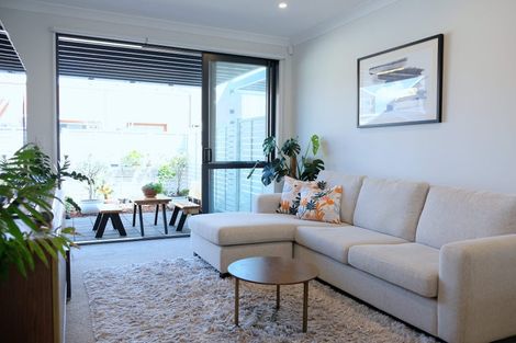 Photo of property in 16 Whimbrel Road, Flat Bush, Auckland, 2019