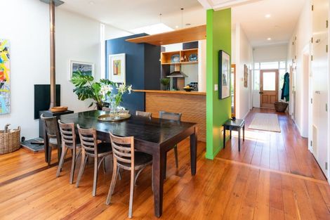 Photo of property in 15 Garfield Street, Brooklyn, Wellington, 6021