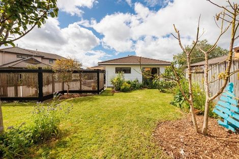 Photo of property in 53 Raglan Avenue, Cloverlea, Palmerston North, 4412