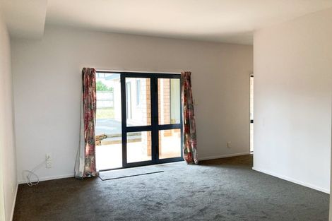 Photo of property in 18 Piriti Drive, Te Atatu Peninsula, Auckland, 0610