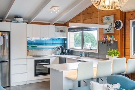 Photo of property in 6 Winderton Way, Pauanui, Hikuai, 3579