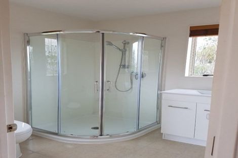 Photo of property in 2/5 Kenmure Avenue, Forrest Hill, Auckland, 0620