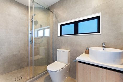 Photo of property in 8a Rowan Terrace, Te Atatu South, Auckland, 0610