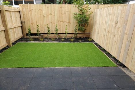 Photo of property in 6/63 Taikata Road, Te Atatu Peninsula, Auckland, 0610