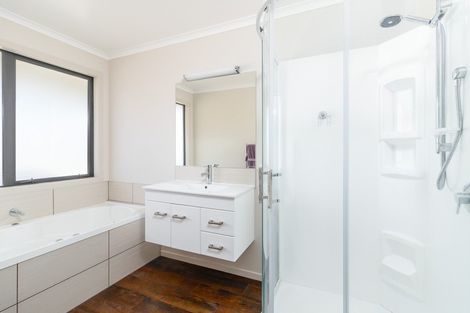 Photo of property in 21 Suncrest Drive, Tasman, Upper Moutere, 7173