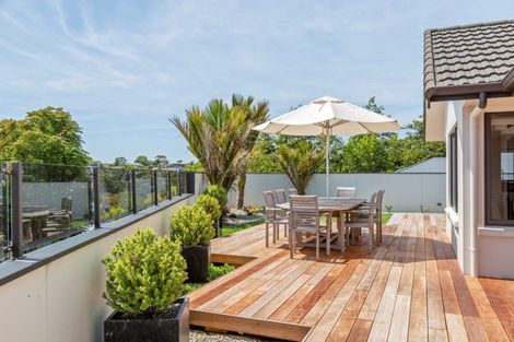 Photo of property in 186 Heta Road, Highlands Park, New Plymouth, 4312