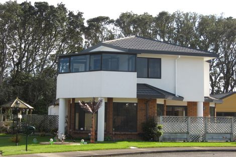 Photo of property in 13 Kawaroa Close, New Plymouth, 4310