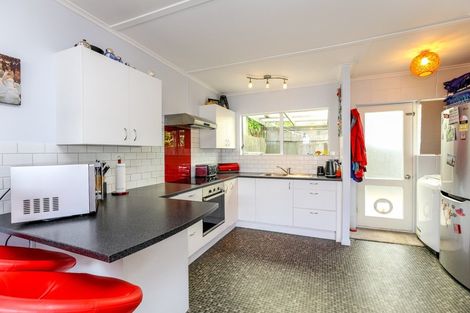 Photo of property in 48b Pitcairn Street, Oakura, 4314