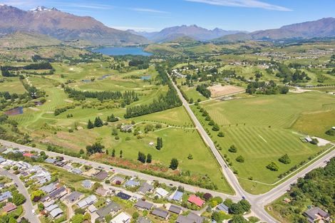 Photo of property in 5 Mcdonnell Road, Arrowtown, 9302