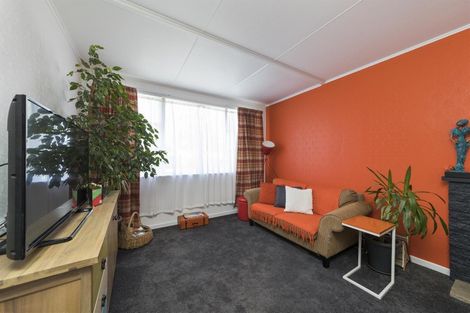 Photo of property in 2 Maunder Street, Marton, 4710