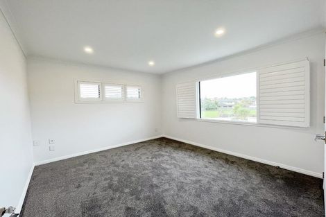 Photo of property in 3 Ballintra Close, Pinehill, Auckland, 0632