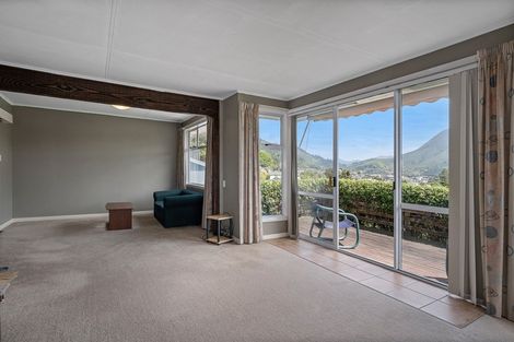 Photo of property in 77 Milton Terrace, Picton, 7220