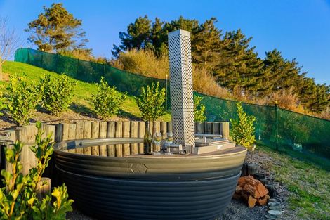 Photo of property in 80 Harakeke Road, Te Horo, Otaki, 5581
