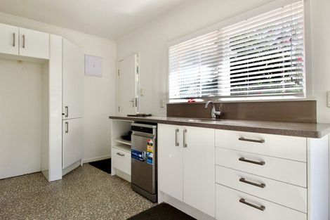 Photo of property in 3b Lake Pupuke Drive, Takapuna, Auckland, 0622
