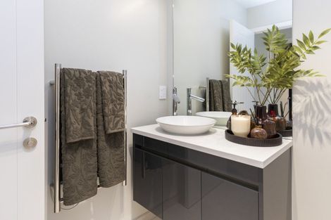 Photo of property in 18 College Avenue, Strowan, Christchurch, 8052