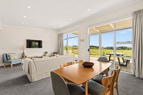 Photo of property in 117e Ruakokoputuna Road, Ruakokoputuna, Martinborough, 5781