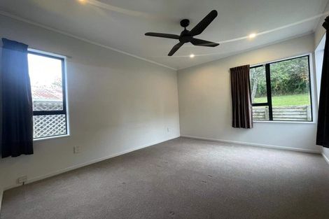 Photo of property in 6 Thalia Place, Totara Vale, Auckland, 0629